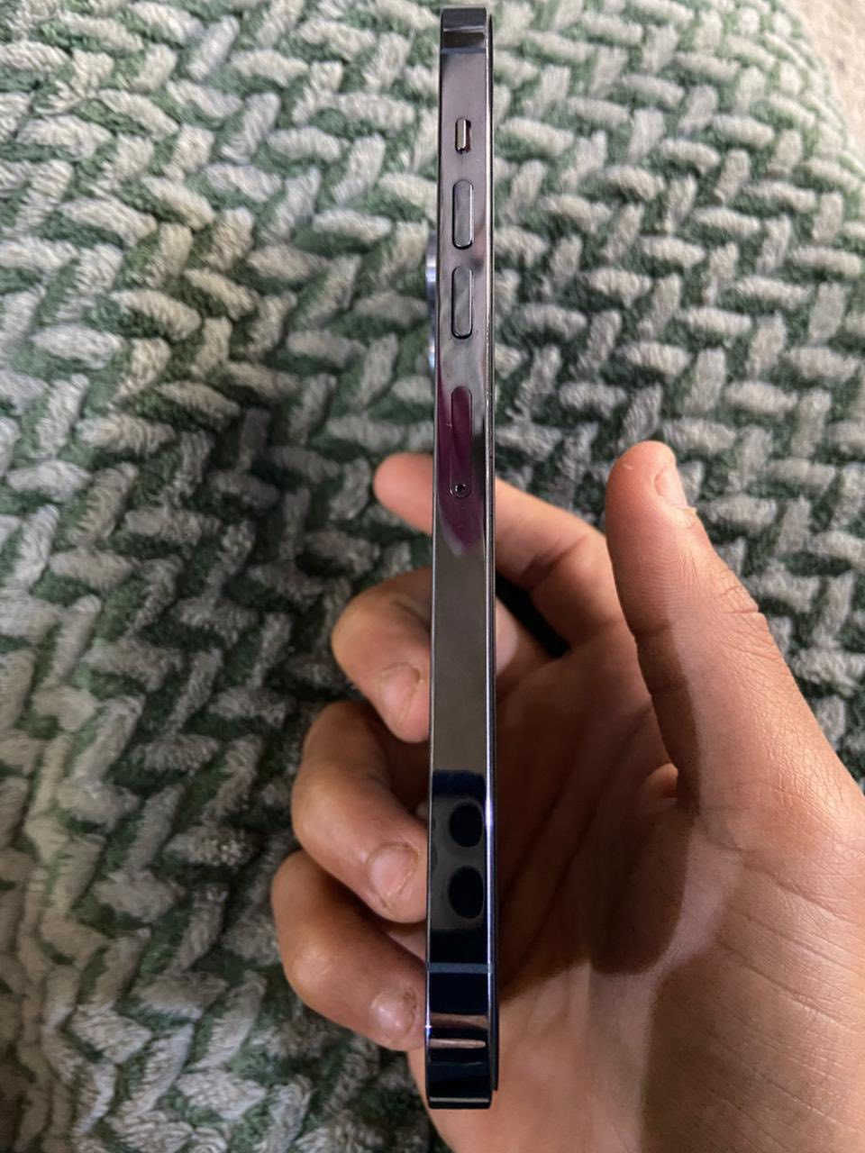 السلام عليكم
ايفون 13 برو ماكس 
ماستر شرق اوسط 
دبل خط(يعني خطين) 
بطاريه 77 
الجهاز لا مفتوح ولا مبدل بي أي قطعه التليفون ماستر وغراضه كامله 
+التليفون نضيف كلش 
فقط الكامره 0.5 بيها فطر مثل ما موضح بصوره تتبدل من الخارج فقط زجاجه مالتها 
السعر 680 
***********
