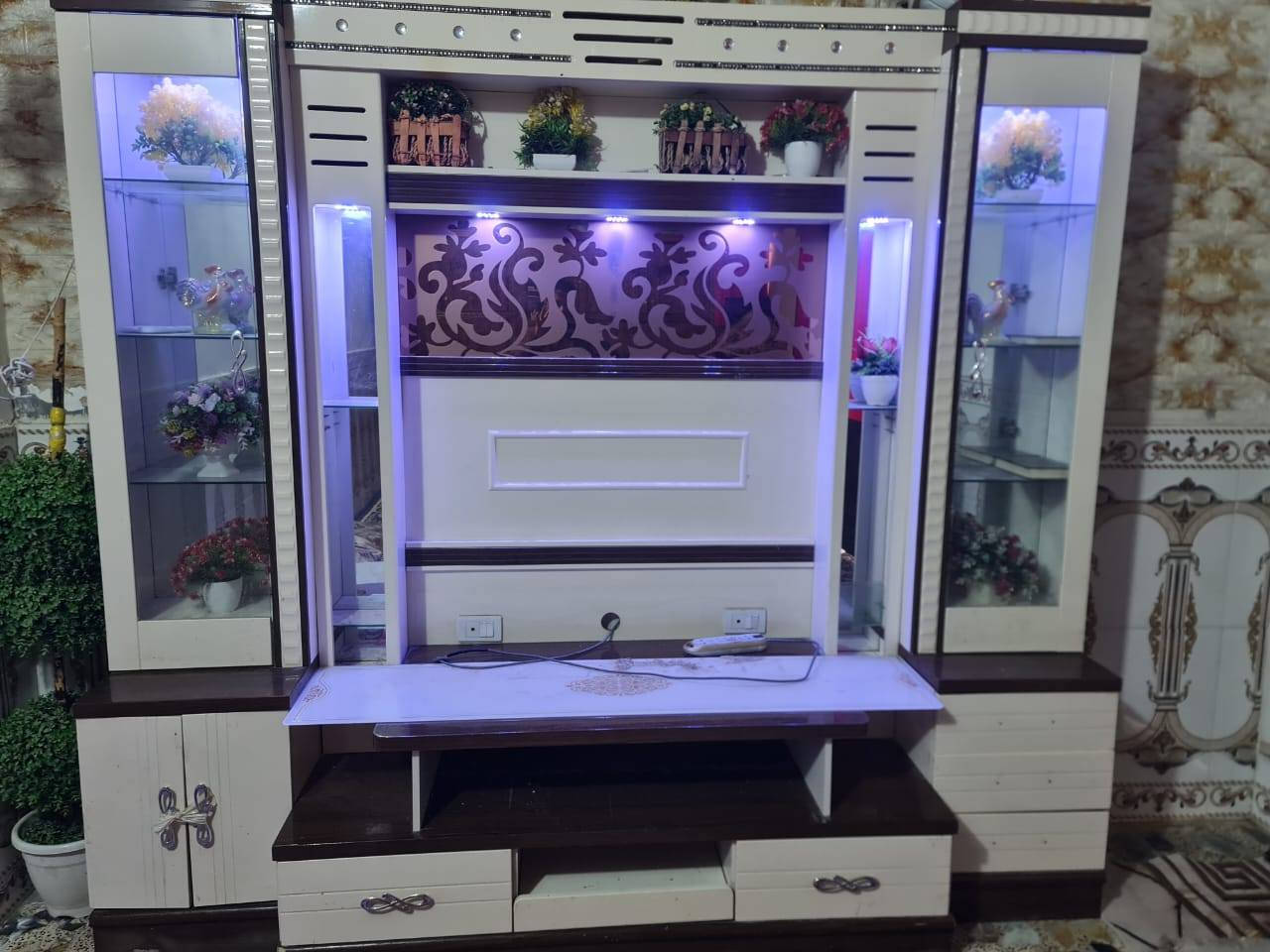 عندي معرض تركي لبيع  السعر ٥٠٠ وبيه مجال قليل حصوه الاسكندريه الرقم ***********
