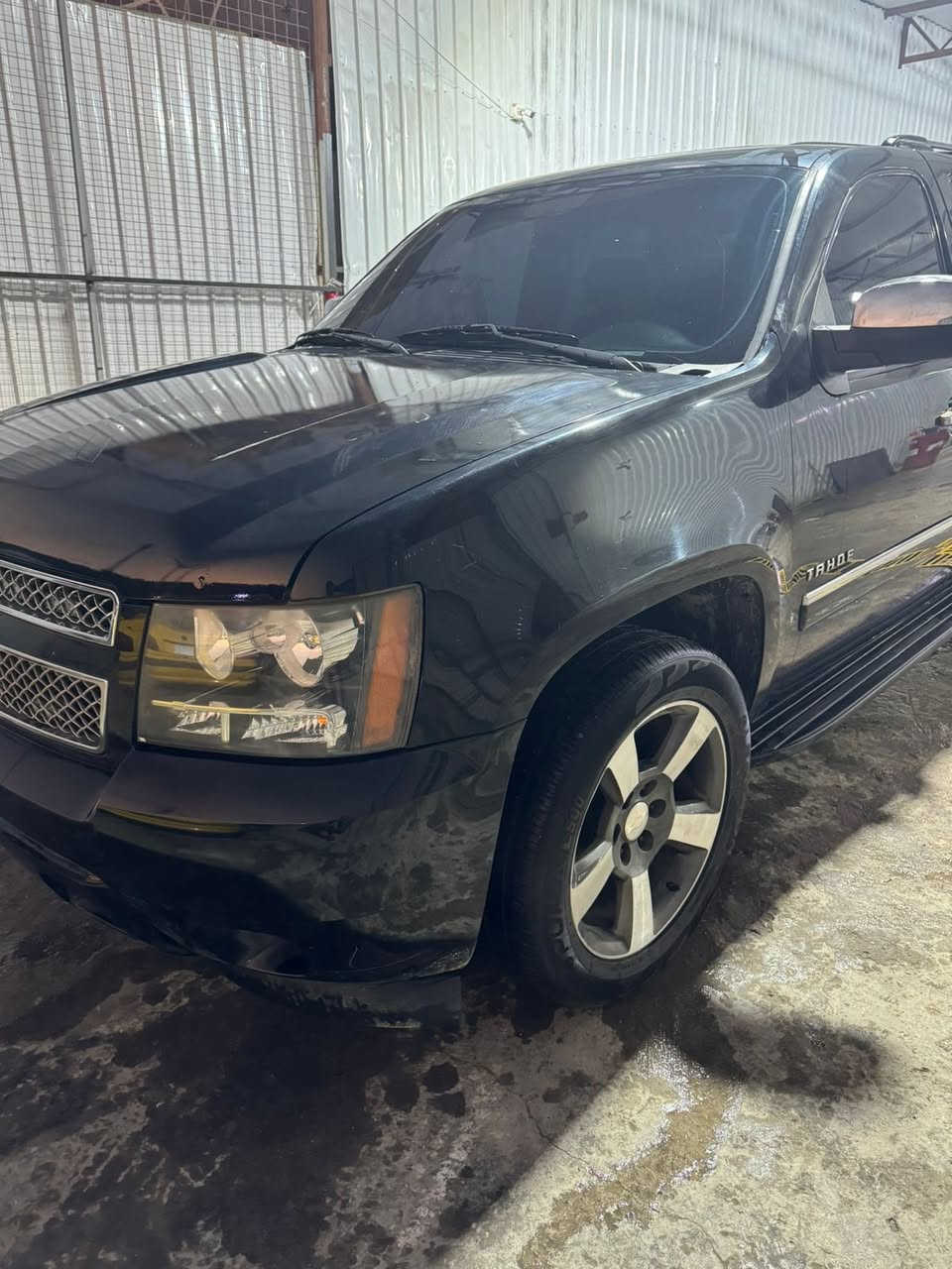 من رخصة الادمن المحترم
تاهو موديل 2012 فول LTZ
ضررهة خلفي بجم كبس
دوشمة جديدة
باتري و دهن امسويل جدد
صدر
كير 
محرك
خير من الله
السيارة مضللة الي يحب يبقي
والي يحب من ياخذهة يشيل تضليل

رقم سليمانية بسمي

فقط ملاحضة بالدوشمة 
التنتة ممشتغليهة زين
باقي السيارة خير من الله 
تراي للبصرة 10 مرات
السعر 205 و مجال حك الجية
اتصال ***********
