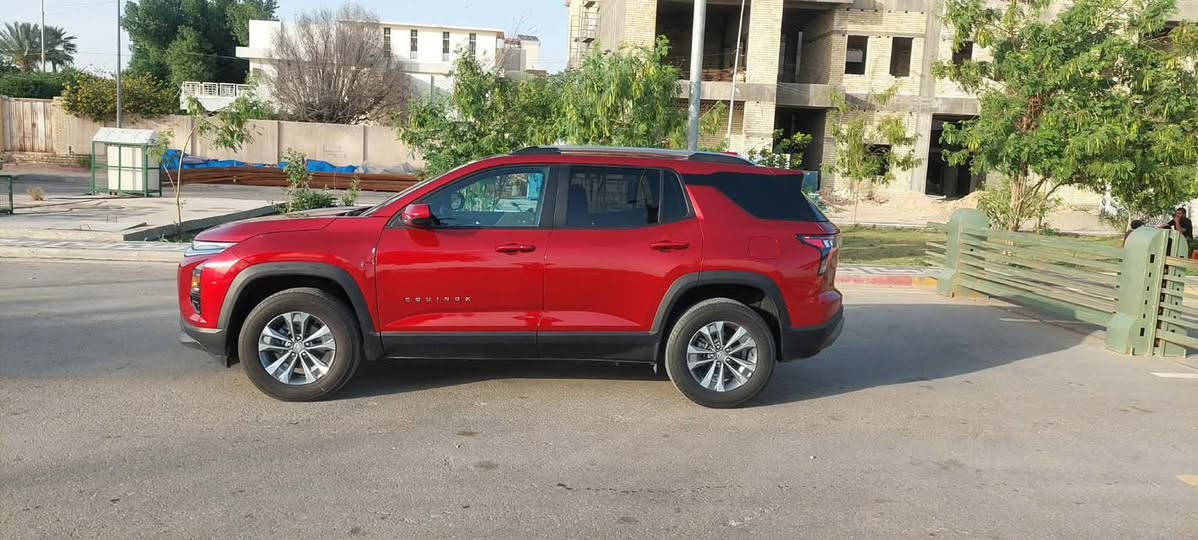 شوفر ليت اكوينس  موديل ٢٥ رقم واسط مكان واسط فقط تبديل بنيد الباقي مكفول ماسي  قليل وضع  الشركه رقم الهاتف *********** سعر ١٩٥ بيه مجال قليل
