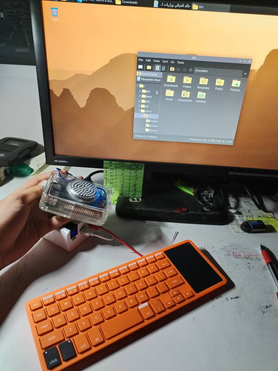 السلام عليكم حاسوب مصغر
 يفيد للدراسة والتصفح وتعلم اللغات البرمجية مثل بايثون وسي بلس بلس ومشاهدة الافلام وفتح الملفات والصور وملفات الـبي دي اف

*يدعم الربط على شاشة التلفزيون عبر الكيبل (موجود ويا بالعلبة)

*يدعم الأتصال بالـwifi

*يدعم البلوتوث

*يدعم فتح المتصفحات

*يدعم فتح ملفات الـPDF

*يدعم فتح الصور والفيديوهات والصوتيات (الوسائط) 

*يدعم الـTerminal

*4منافذ usp ومنفذ LAN

*رام 8 گيگا SD card

*ممتاز لتعلم لغات البرمجة مثل C++ و بايثون

(Raspberry pi 3 model B مجهز بنظام Pi OS)

<الجهاز كامل مع كافة ملحقاته من كيبورد بماوس و كيبل HDMI وشاحنة وعلبة وكتيب تعليمات وملصقات مثل ماموضح بالصور>

بكت كانو، يستخدم للبرمجة او التصفح او الاستخدام  العادي وايضا بمشاريع التخرج التقنية والبرمجية والـ IOT ومشاريع الروبوتات الخ.. (الجهاز معروف يم الهواة واصحاب الاخصاص والي يحب خل يبحث عنه وعن امكانياته) وايضا تكدر تحمل علي نظام كانو التعليمي للأطفال (نظام لتعليم الاطفال عن البرمجة وتعديل الالعاب برمجيا الخ..) وكذلك نظام لينيكس

السعر: 50 الف وبي مجال

مكاني سبع البور/منطقة 4000 (للأسف لايوجد توصيل) 

واتساب ***********
