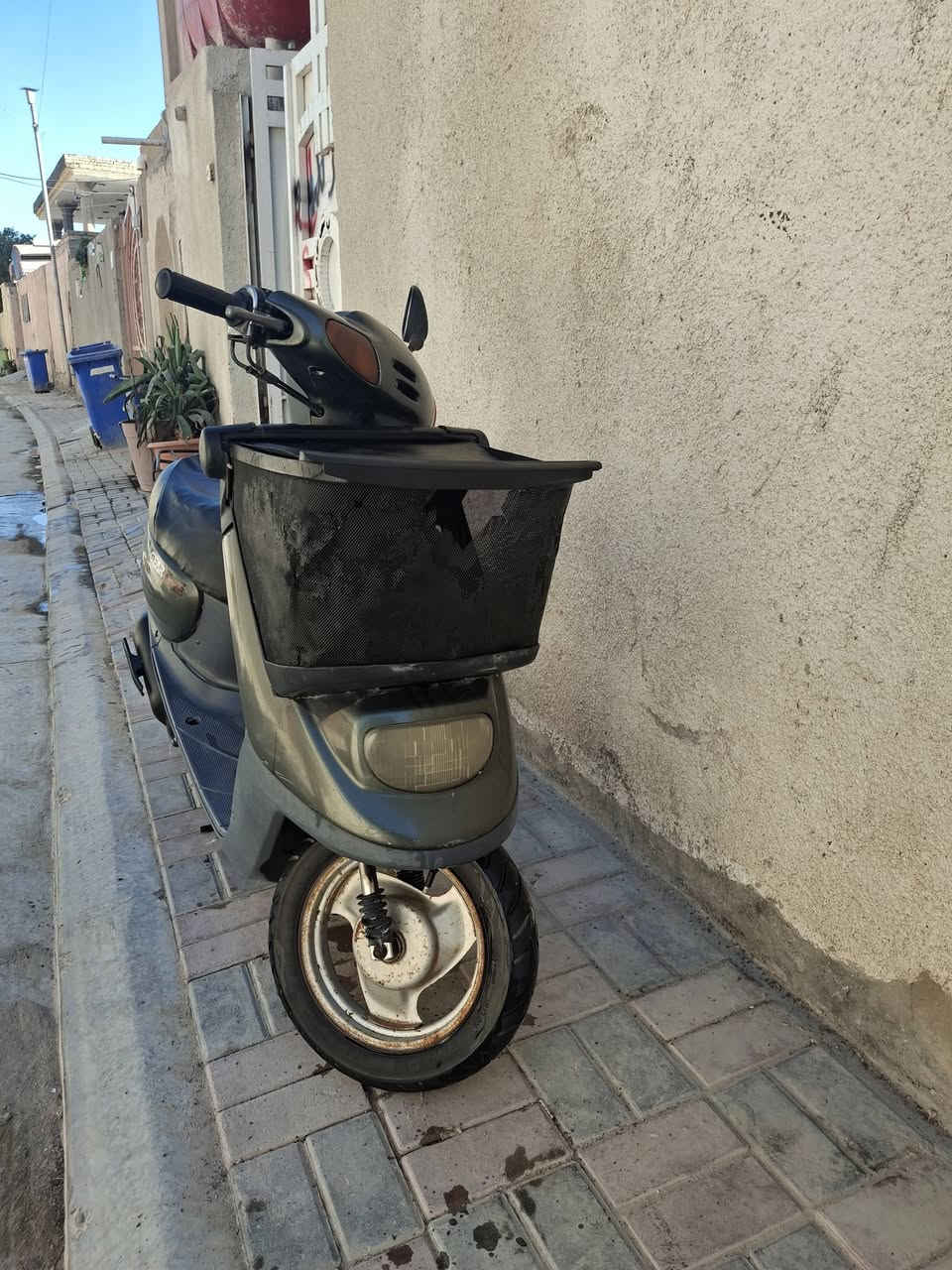 السلام عليكم دراجه منغولي للبيع كفر اصلي استان  كهربائي مفتوحه. سعر 350 وبيه مجال مكان كربلاء طويريج  ولشراييتصل ***********
