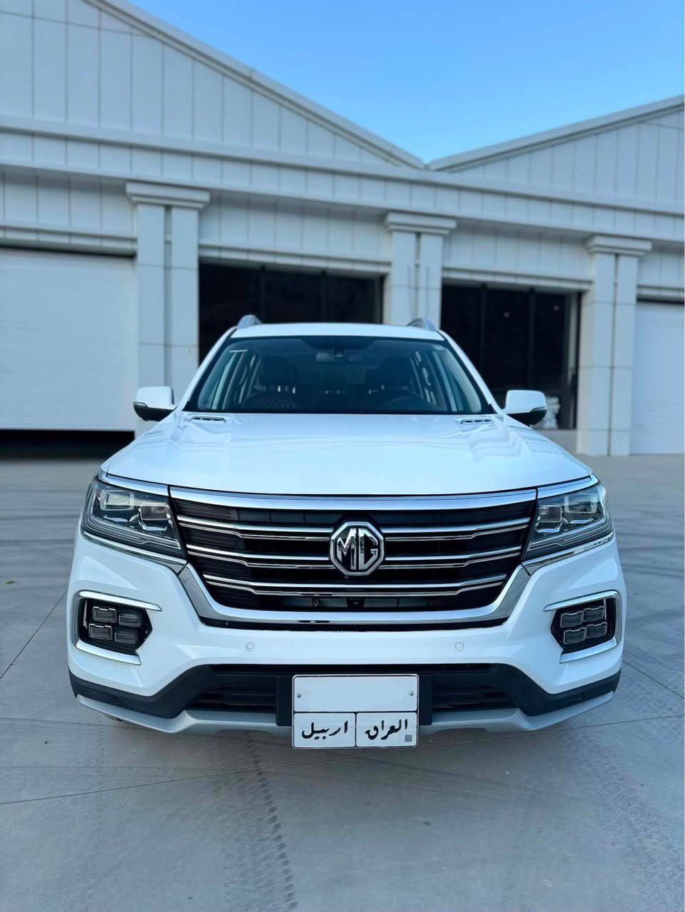 ئێم جی  RX8 2021 قەپات مواسەفات 
سفرى شه ريكه ى MG 
زەمانی شەریکەی ماوە
فول قەپات مواسەفات 
بزوێنەری 2.0 لیتر تۆربۆ ، گێڕی ئۆتۆماتیک 6 خێرایی
سیستەمی دەبڵ ئەکسل (4WD) لەگەڵ 6 دۆخی جیاوازی لێخوڕین ، سەقفی پانۆرامای گەورە 
لایتەکانی پێشەوە و دواوە LED 
لەگەڵ لایتی تەم و لایتی ڕۆژ (DRL)
ویلی ئەلەمنیۆم قەبارە 20 ئینج
سندوقی دواوەی کارەبایی (جەک)
ئاوێنەی کارەبایی خۆکارانە دەخەوێتەوە
حەساسی باران بۆ جامی پێشەوە
7 کورسی گەورە واتە 3 مقعد
کورسی شۆفێر و سەرنشینی پێشەوە کارەبایی
سیستەمی (ساردکەرەوەی کورسی) و (گەرمکەرەوە )
بۆ کورسییەکانی پێشەوە ، تەبریتی مەرکەزی سقف
شاشە گەورە  Apple CarPlay و Android Auto 
پشتگیری دەکات
شاشەی دیجیتاڵی 7 ئینج لە ناو داشبوڵ بۆ شۆفێر
شەحنی بێوایەر (Wireless Charger) بۆ مۆبایل
سیستەمی کامیرای 360 پلە (بینینی چواردەوری ئۆتۆمبێلەکە)
حەساسی پێشەوە و دواوە بۆ یارمەتی پارککردن
6 ئێرباگی پارێزەر بۆ پێشەوە و لایەکان
سیستەمی ڕاگرتنی هاوسەنگی (ESP)
سیستەمی دژە خلیسکانی برێک (ABS + EBD)
سیستەمی ئاگادارکردنەوە لە لادان لە هێڵی ڕێگا (Lane Departure Warning)
کروز کۆنتڕۆڵ (جێگیرکەری خێرایی)
سیستەمی کارپێکردن بە بەسمە و چوونە ژوورەوەی بێ کلیل (Smart Keyless Entry)
شاسی بەهێزی ڕاستەقینە (Body-on-frame) گونجاو بۆ ڕێگا سەختەکان

105 كم رويشتووه رەقەم هەولێر
تەنها 3 پەڵە ساردی بچوکی پێوەیە
یەک دەستە لە شەریکە و تا ئێستا 
کامل سێرڤس و رونەکانی لەکاتی خۆی گۆراوە

گێڕ و مەکینەی بەشەرت
 لەسەر دەقی شەریکە ماوەتەوە لە

ژمارەی خاوەنەکەی 
*********** سوران, أربيل
