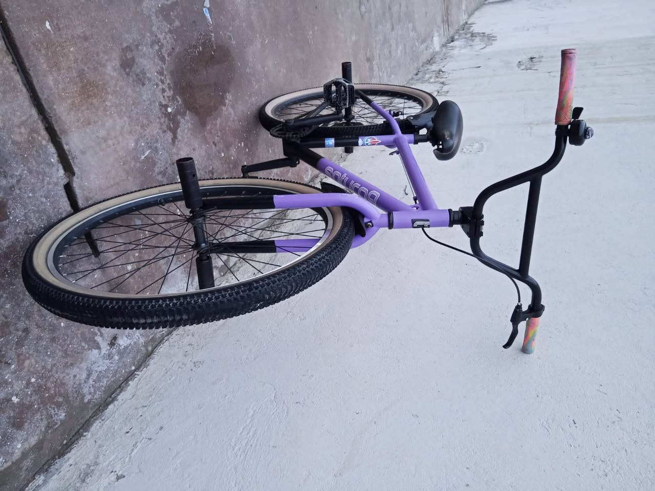 سلام عليكم بايسكل bmx حجم كبير نوع Thrusterامريكي اصلي مختم المنيوم لونه بنفسجي  ماركه مشهوره سعره ٢٠٠ وبي مجال بسيط للشراي لاتفوت بس تعامل اخوتي موقعي بغداد زعفرانيه ***********
