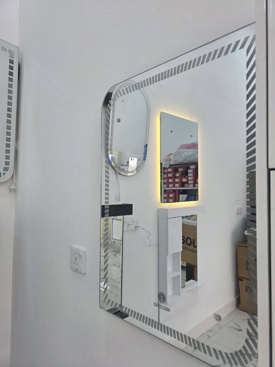 مراية لد وصيدلية بمختلف الاسعار والقياسات 
الرضا للصحيات 
توصيل داخل قزانية ومندلي وبلدروز مجاني
***********
