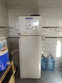 ثلاجة • للبيع