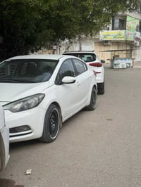 سيراتو خليج 2014 السياره المكينه واكفه بيه صبغ اربع قطع ابيع حزام مكان...