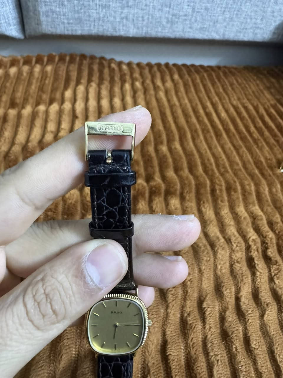 رادو فنتج سويسري اصلي اساسية بلكامل نظافه تامه فقط بجود خدش بسيط ممكن يروح بلبولش بسعر ١٥٠$


**إذا كنت صاحب هذا الإعلان وتريد حذفه لأي سبب، رجاءا أرسل رسالة إلى الدعم الفني**