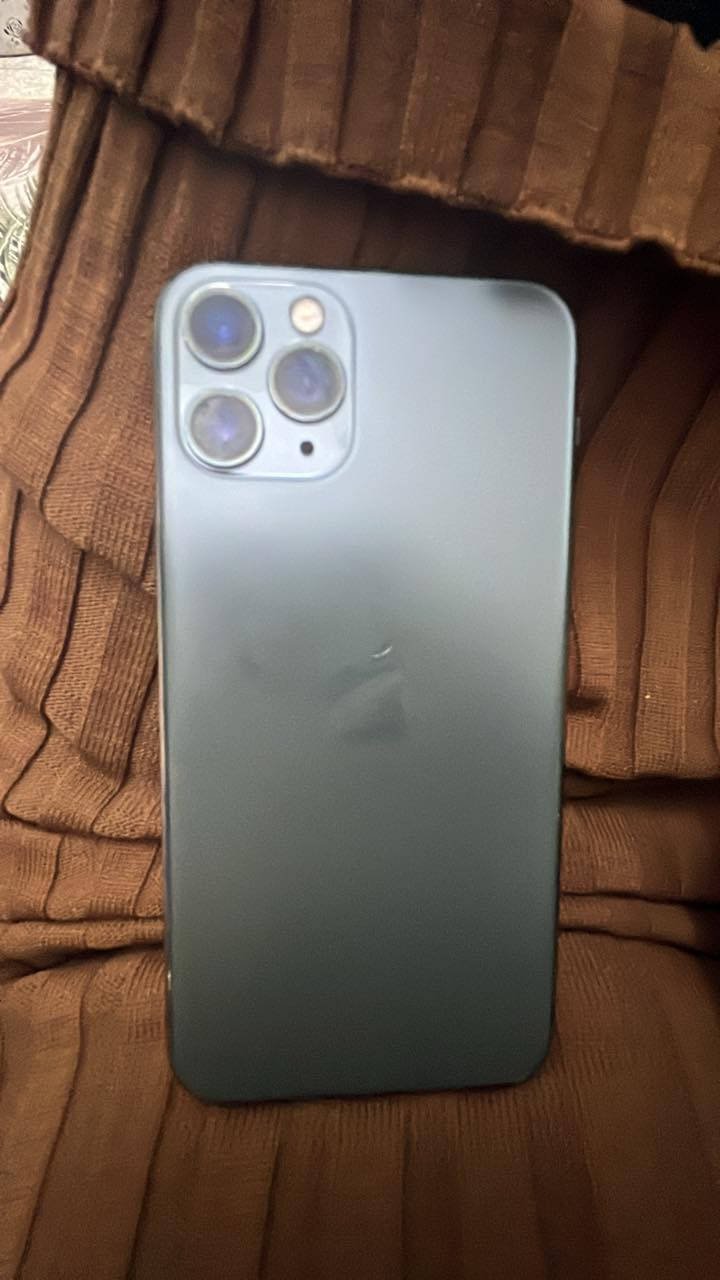 ايفون ١١برو مبدل شاشه فقط 
سعره ٢٥٠وبي مجال 
***********
