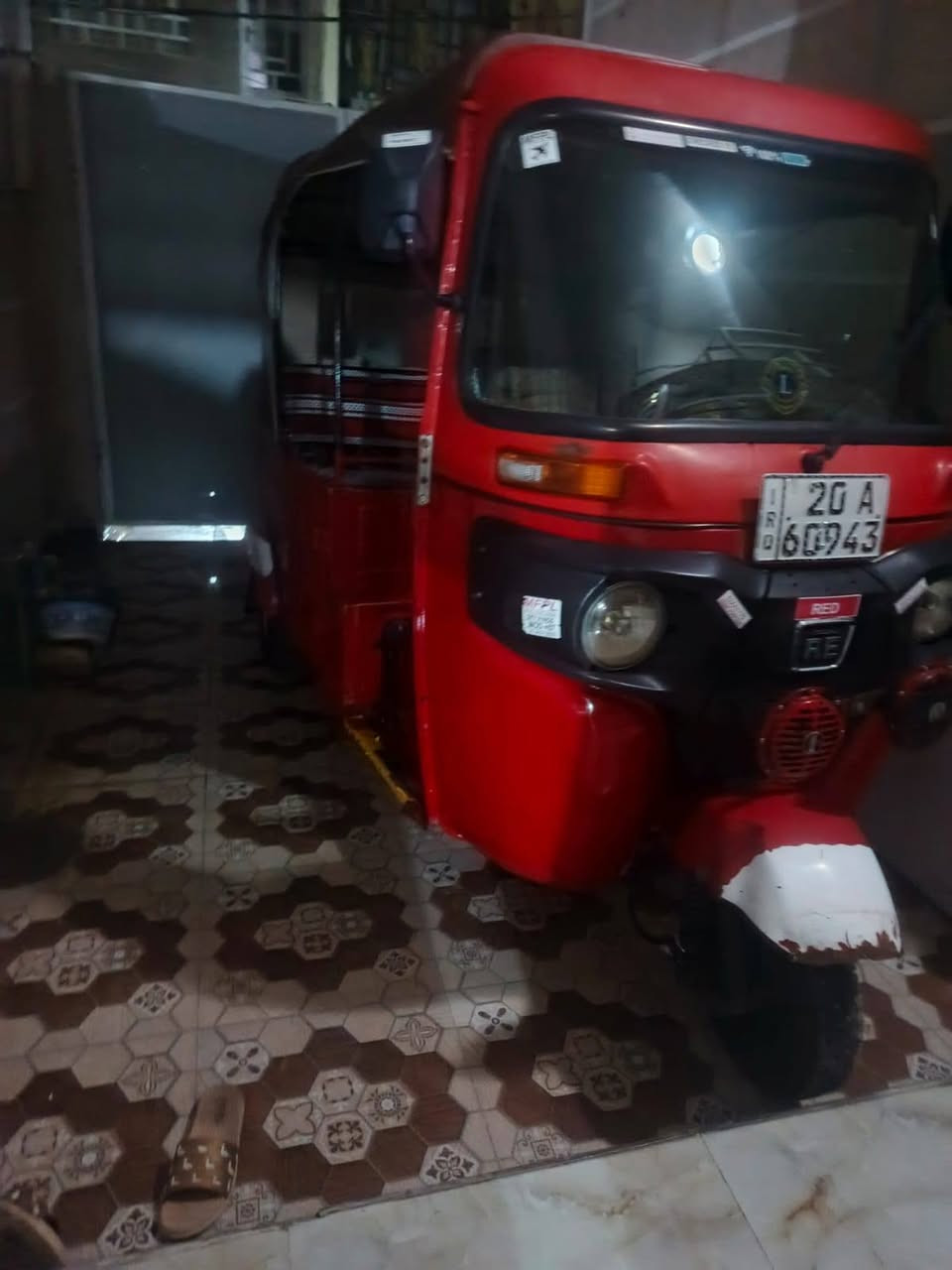 السلام عليكم تكتك للبيع موديل 21تكتك جديدة خير من الله مال جناي جاهزة للشغل رقم انكليزي باسمي اتصل عل رقم ***********العنوان ديالى بعقوبه التحرير
