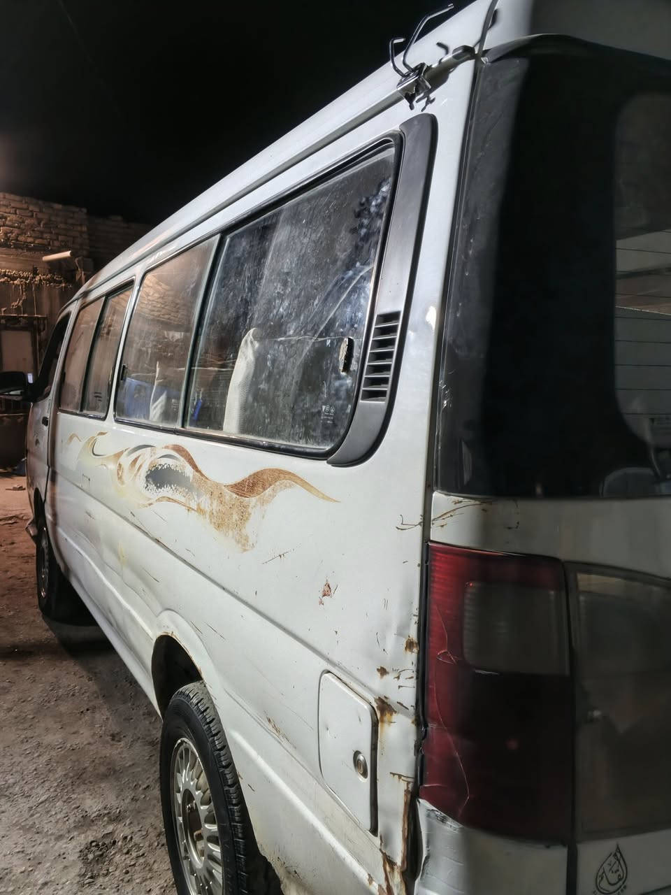 سلام عليكم فتون البيع بدون راعي اتكفل عن سرقه وعشائر 2011 بلاديه محرك توني شاده جديد اكسن كير مكفول دوشمه نضيفه صدر نضيف تخم تاير كهربائيّة شغال مكاني بغداد شعله قرب مركز شعله السعر 25بيه مجال ***********
