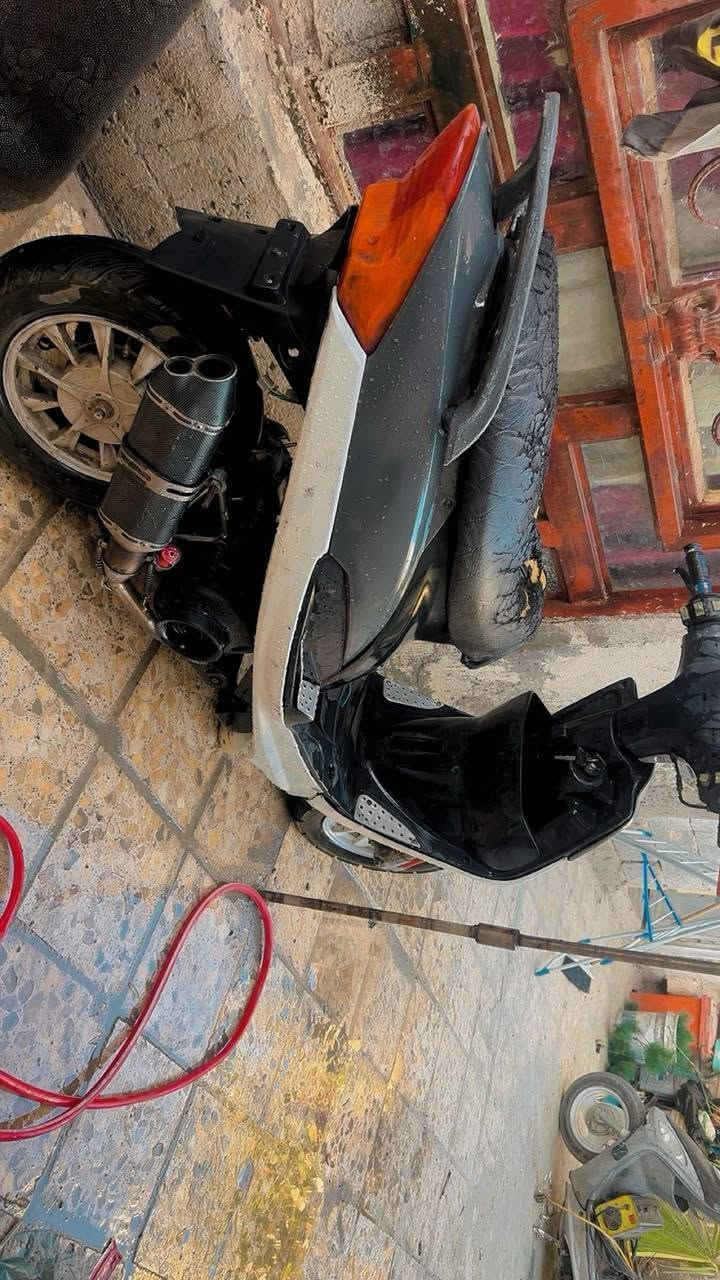 سلام عليكم ماكس عدله للبيع دراجه مثل مشوف نضيفه مكينه 55 كهربائيات شغاله بيه ملاحظات بسيطه سعره 380 وبيه مال لشراي فقط
***********
