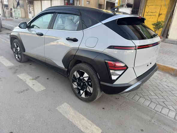 للبيع 
هونداي كونا هايبرد موديل 25 
ماشية 3000 كيلو 
الضرر تبديل باببين
فول مواصفات ماعده الفتحه  شاحن وايرليس حساسات امامية خلفيه رادارات جانبية مريات شفط توجد مواصفات اخرى 
السعر 168 وبيها مجال  مرقم بغداد 
***********
