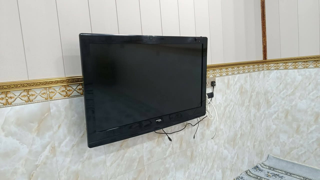 سڵاو
تەلەفزیۆنی   شاشە 42
 بێ عەیب   تا ئێستا وەستای نەبینیوە 
  سعری 70هەزار 
لەکەلارم  
***********
