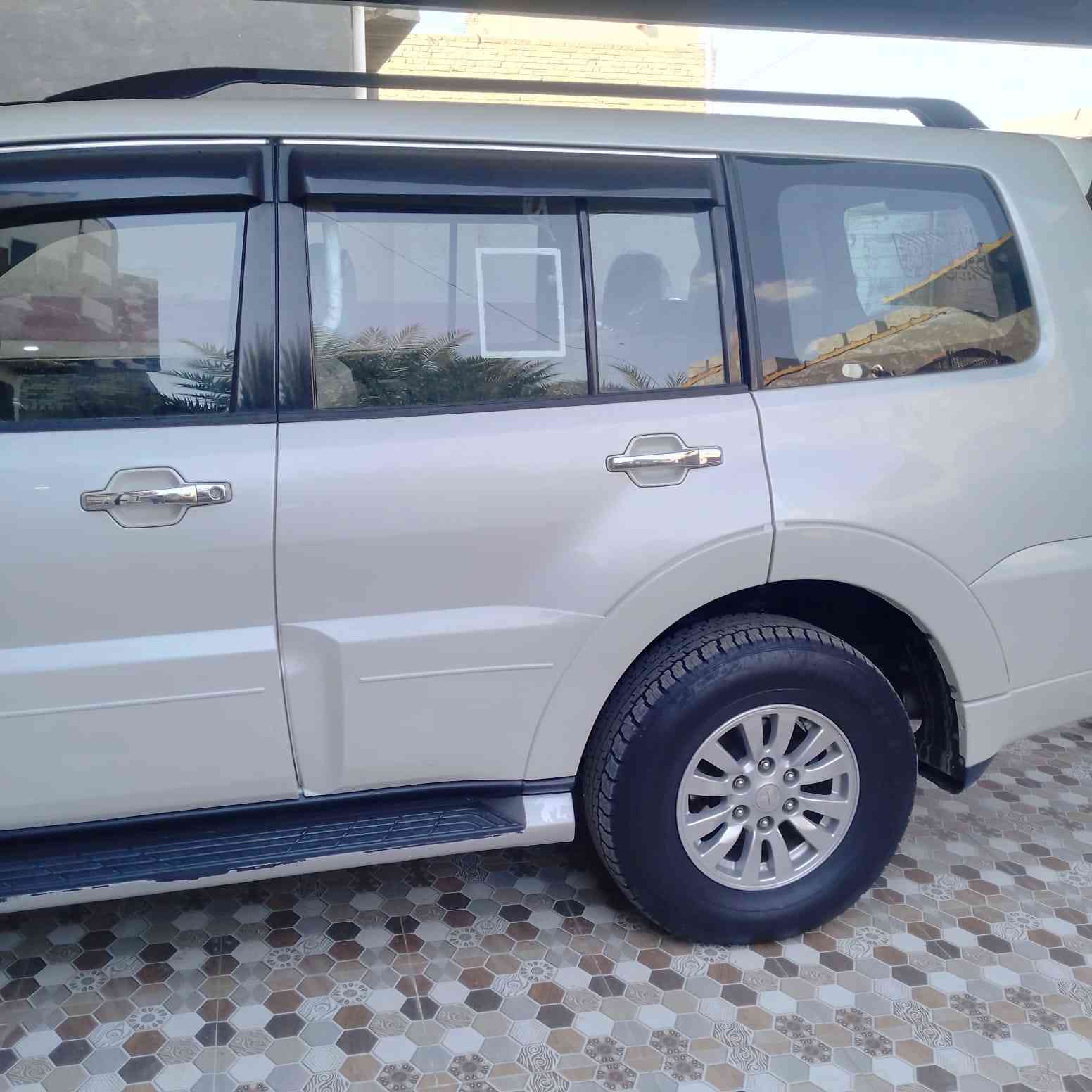 سلام عليكم باجيرو للبيع رقم اربيل بسمي 2015 مكفوله كفاله عامه السعر من الخير قفل 147 مكاني بغداد ***********
