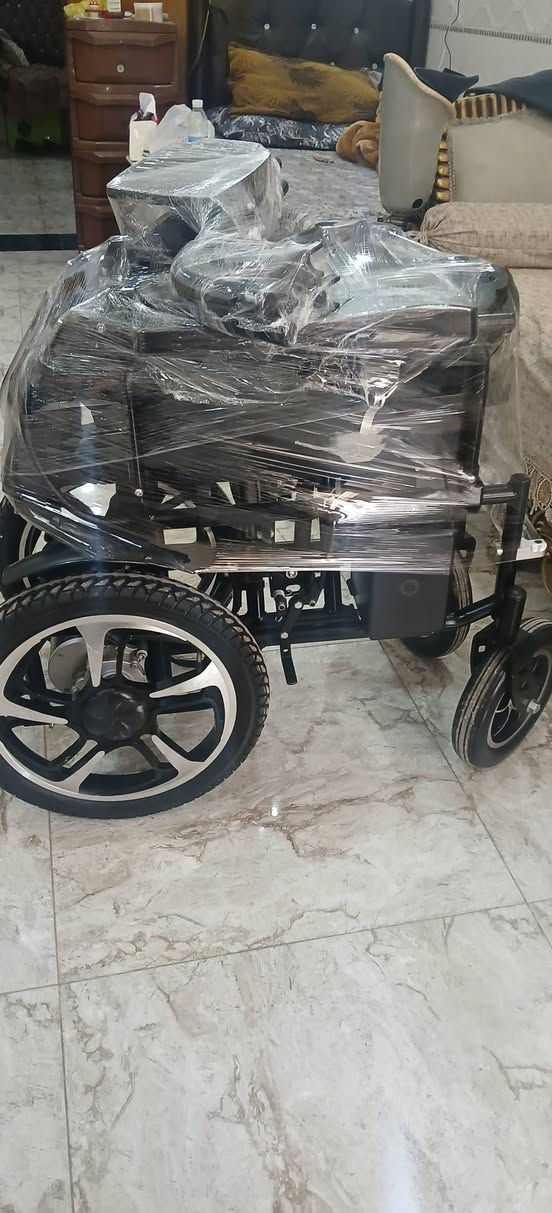 كراسي كهربائيه جديده بالكارتون يطبك ويصير بالسياره الشراي يتصل بغداد سعره ٥٠٠الف حجم كبير ٥٦ *********** وجميع الاحجام
