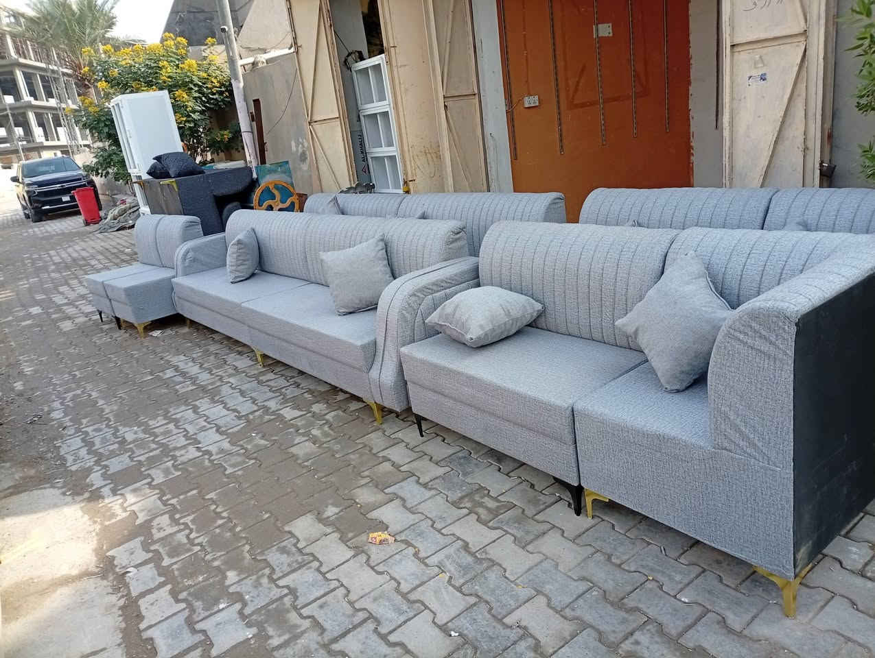 للبيع  ديوجديد شغل  فول 10مقاعد و20مقعد العنوان مقابيل البطاقه الوطنية الاتصال *********** انسب الا سعار بس يمي
