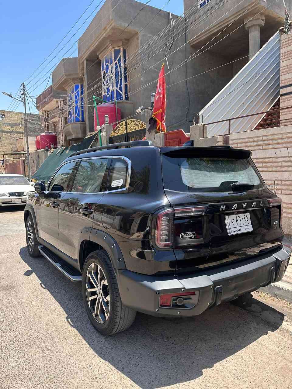 للبيع | هافال داركو 2022 (Haval Dargo)

🚗 موديل: 2022  
⚙️ المحرك: 2.0 لتر تيربو (4 سلندر)  
🏁 القوة: 196 حصان  
💪 العزم: 325 نيوتن.متر  
🔄 ناقل الحركة: أوتوماتيك دبل كلج (DCT) 7 سرعات  
🛞 الدفع: رباعي (4WD)  
⛽ سعة خزان الوقود: 61 لتر

المواصفات:
✅ فتحة بانوراما  
✅ شاشة وسطية كبيرة 12.3 إنج  
✅ شاشة عدادات رقمية  
✅ كاميرات 360 درجة  
✅ حساسات أمامية وخلفية  
✅ تشغيل بصمة ودخول ذكي  
✅داتا شو
✅ مقاعد جلد  
✅ تدفئة وتهوية للمقاعد 
✅ شاحن لاسلكي للموبايل  
✅ Apple CarPlay  
✅ مثبت سرعة ذكي (Adaptive Cruise Control)  
✅ نظام المحافظة على المسار  
✅ تحذير من الاصطدام الأمامي مع فرملة طوارئ  
✅ أنماط قيادة متعددة: عادي – رياضي – ثلج – رمل – طين  
✅ جنوط ألمنيوم قياس 19 إنج  
✅ إضاءة LED أمامية وخلفية

📍السيارة نظيفة مغلفه ppf بيهه بابين جهه الراكب مصبوغات وبارد قليل بل الصندوق وبارد جدا قليل بل البند شيء لا يلاحض والحداده بيهه قطع مستهلكه يعني مو حداده عامه بس يرادلهه حداده
العنوان البصره 
***********
