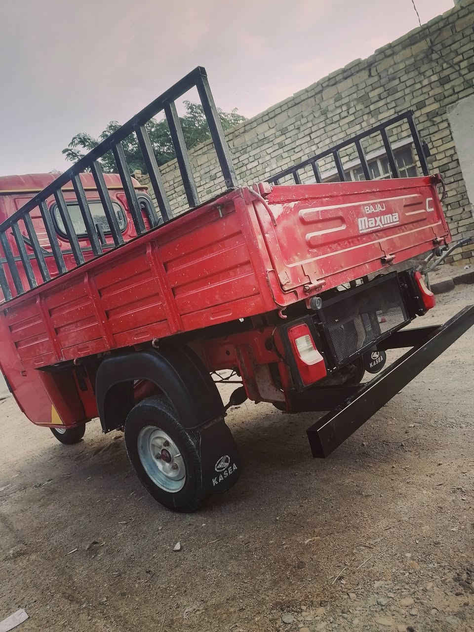 تكتك حمل للبيع جاهزه مابيهه اي نقص مكان العماره الاستفسار ***********
