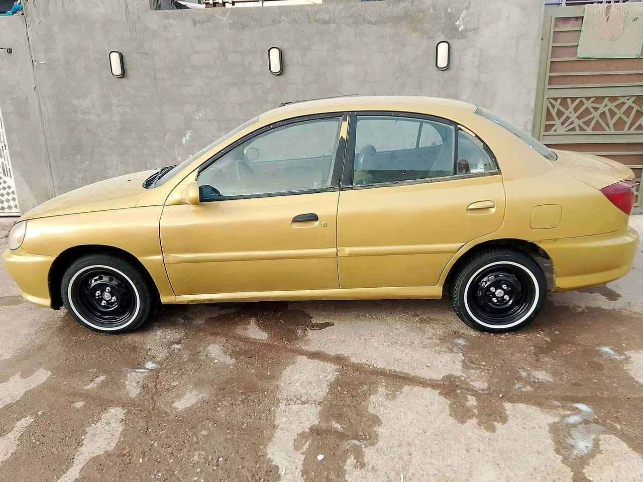 كيا ريو ٢٠٠٠  محرك كير حدادية تخم تاير جاهزة كير عادي سنوية ٢٨ تحويل ثاني يوم  رقم بغداد 
***********
