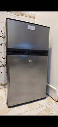 ثلاجة مستعملة • ٨١×٤٧سم • تبريد وفريز شغال