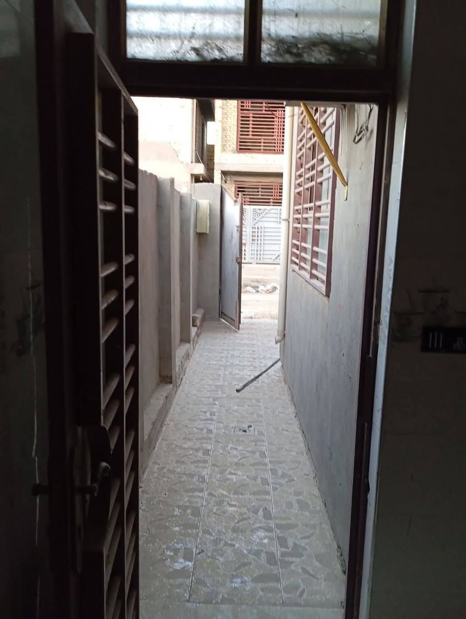 للايجار دار سكني
لطفا مطلوب عائله صغيره
غرفه نوم صاله مطبخ مجمع صحيات
موقع خلف المطحنه
٢٠٠الف شهريا بناء جديد
***********
