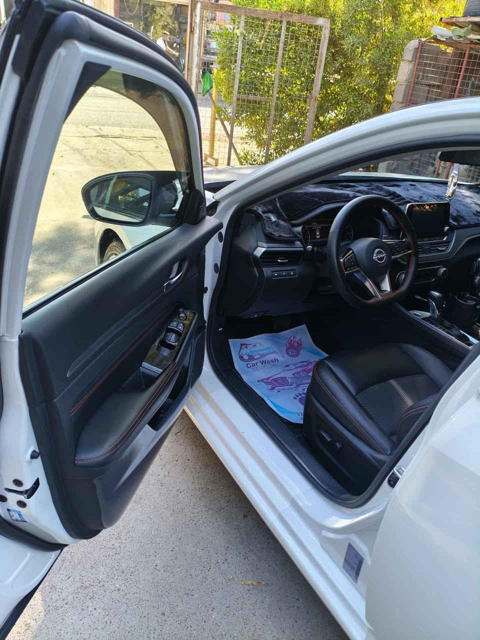 السلام وعليكم نسيان التما موديل 23 مصفات sr
السياره ماشيه 22 ظررها حملغ وحفت الباب بدون دخل بدون اربك السياره ابسمي رقم وهزه كله جديد السعر 178 وبيها مجل بصيط  مكان السياره كربلاء للتوصل عل رقم ***********
