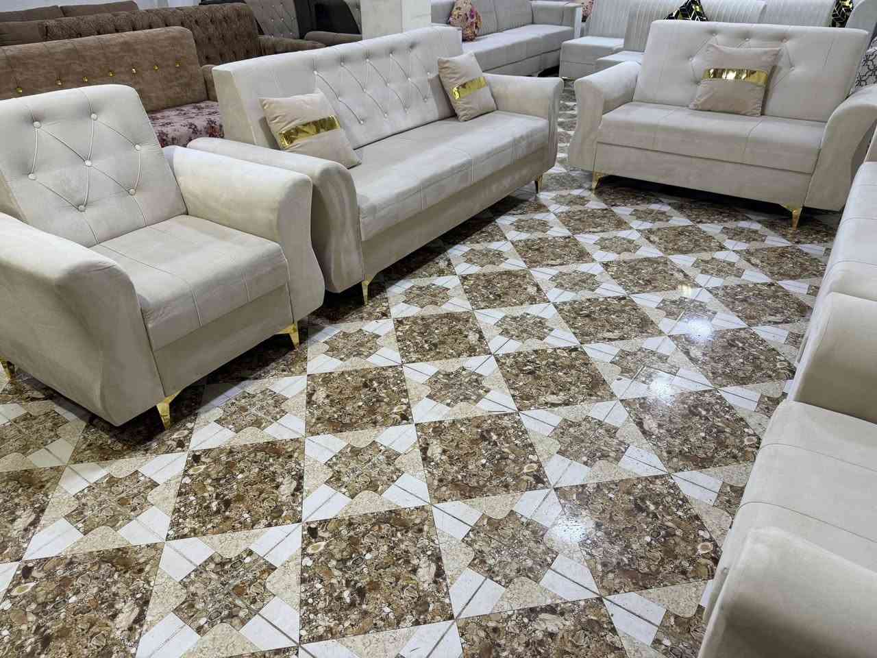 ئةم تاقم قةنةفة 10نةفةريية 
بؤفرؤشتن دةسكردي سليمانية 
شتيكي پاكوپختةية بيعيبة 
ژ.م***********
شوين كةلار
