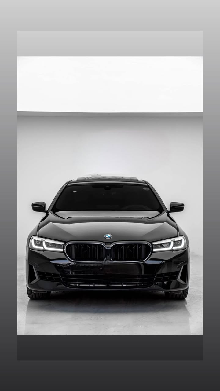 BMW 540i Luxury Pro – 2023
✨ فول مواصفات | كلين تايتل ✨  
عنوان السيارة دهوك والسيارة ممرقمة تترقم بغداد 
للبيع BMW 540i موديل 2023 نسخة Luxury Pro بحالة ممتازة جدًا ، بدون جلخة 
محرك 6 سلندر توين تيربو 
رادار + مساعد القيادة
فتحة سقف
السعر 430 والشراي يتصل على هذا الرقم 
*********** واتساب مفتوح
