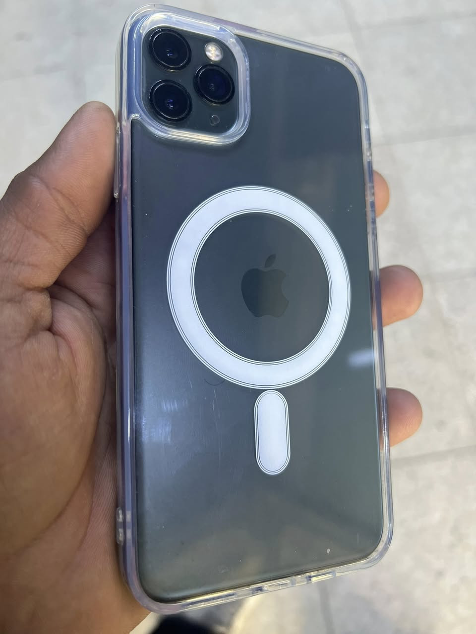 سلام عليكم آيفون ١١برو ماكس مبدال فقط شاشه كلش حلوه خوش نوعيه ذاكرته 256بطاريه 73 مآبي آي صرف مكاني بغداد حي اور ***********
