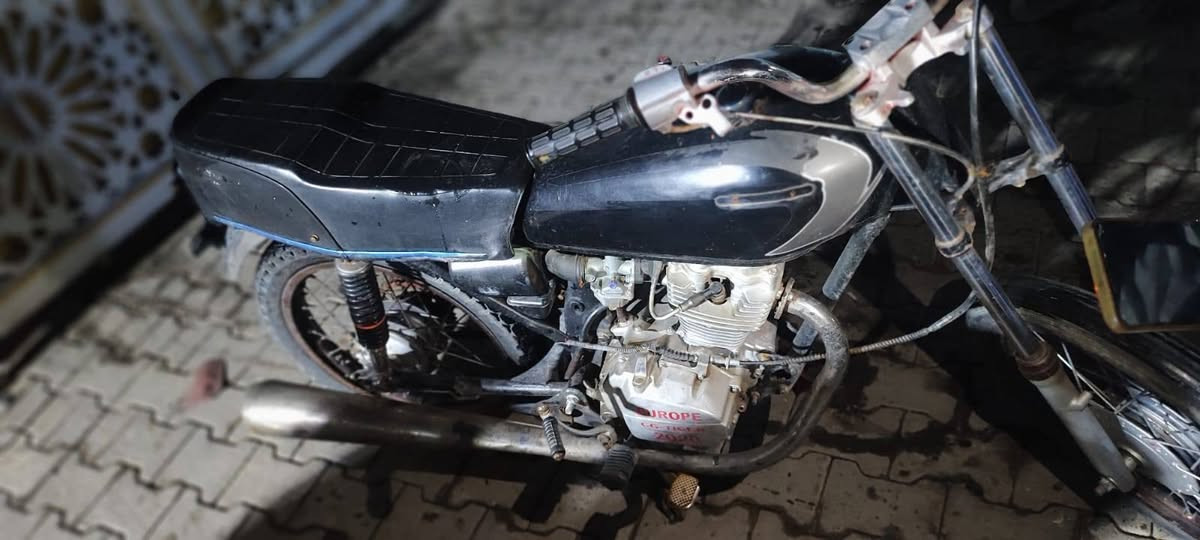 البيع 300 وبيه مجال ***********
