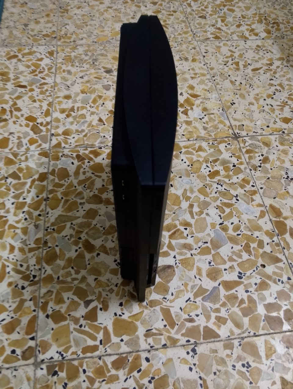 الرقم ***********
سلام عليكم بلي3 مستعمل و هارد بي 60مهكر السعر175وبي مجال جوستك العدد 2 المكان مدينه الصدر
