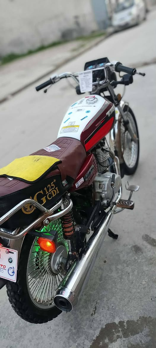 السلام عليكم ماطورالبيع نظيف ما مفتوح شرط لون ماروني 2020 ***********
