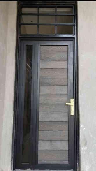 حداده عامه  صبغ انواع الحديد 
قمريات+غرفة سندويش بنل كيسبان+
بيبان خارجيه +درج خارجي
+محجررات+ديكورات  أحدث شي شغل درجة اولى
داخل بصره فقط  
لتواصل وتساب *********** ودللو
