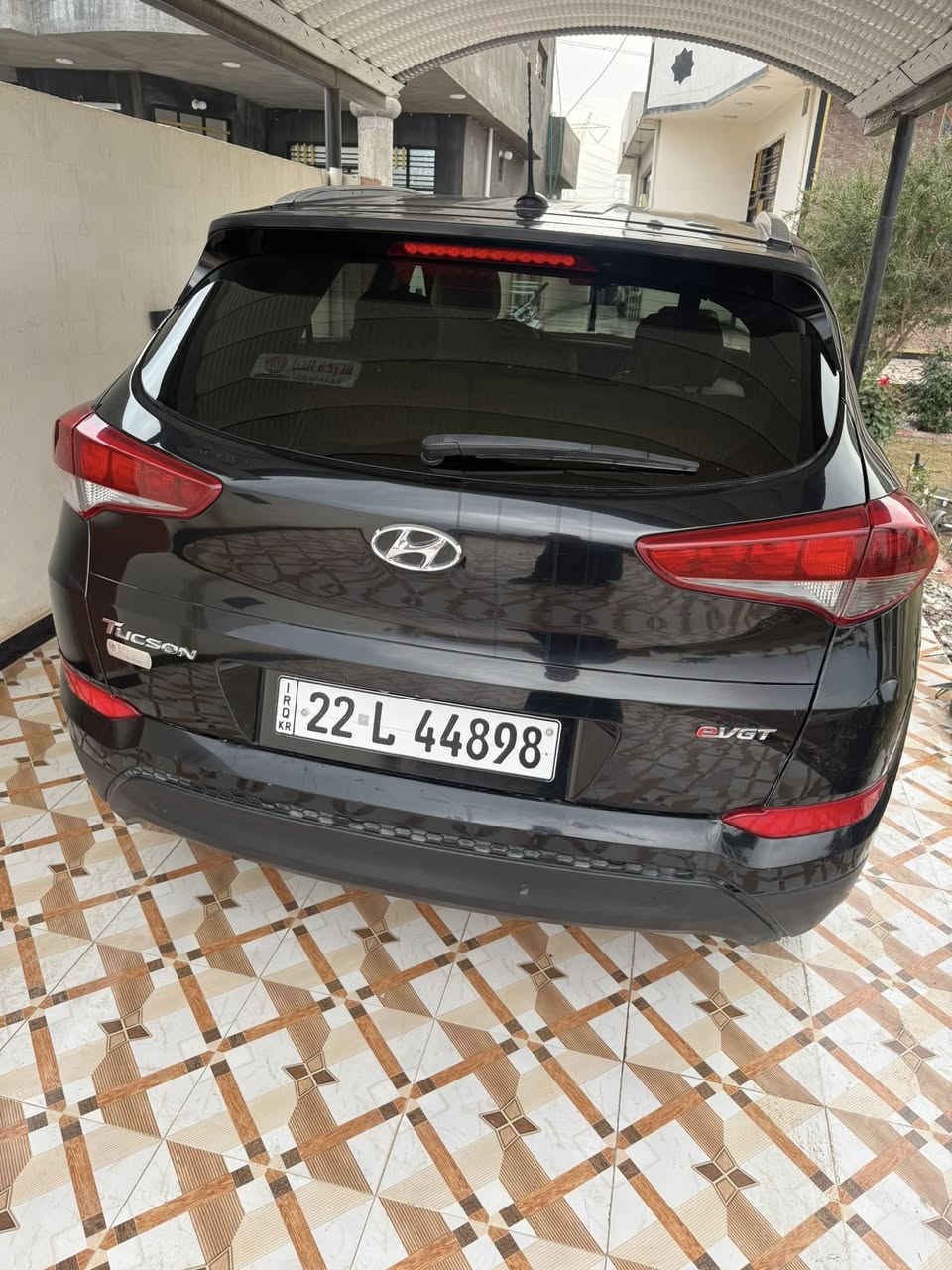 توكسان موديل 2017 رقم اربيل لون اسود وارد امريكي حادثهه بس بنيد مبدل السعر 160 للتواصل ع الرقم  ‭0771 435 4272‬
