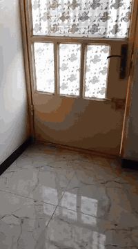 مشتمل 50متر للبيع في منطقه الشعب حي الربيع يحتوي عل غرفتين نوم ومطبخ وخدمات واستقبال الواجهه 5والنزال 10 طابو زراعي سند 25اقرار محكمه للاستفسار الاتصال عل الرقم ***********
