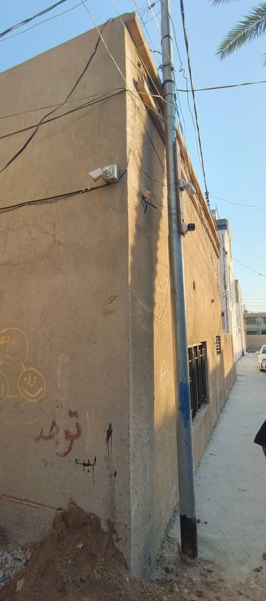 بيت للبيع في الفلوجة طابو صرف
حي الجولان مقابل مدرسة الانبار 
مساحة 148واقع حال
140 سند 
مسلك6متر 
ثاني بيت عن شارع
 جيران هدوء ومنطقه حلوة 
سعر البيع 75مليون 
البيت طابقين عكادة يرهم ترميم 
ابيع هلموجود قطعه ارض للتواصل 
***********
