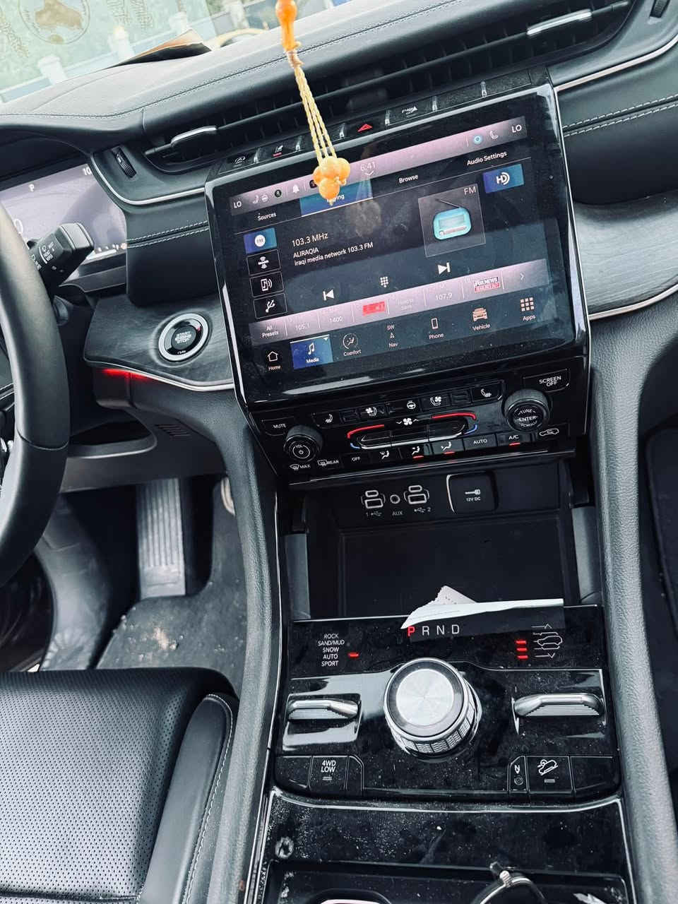 جيب كراند شيروكي اوفرلاند
الموديل : 2023
المحرك:V6, 3.6L.
العداد: 19 الف
السياره : 5 راكب المرغوب
رقم بغداد بسمي تحويل ثاني يوم

المواصفات : فول 1/1
* دفع رباعي 4x4.
* نظام تعليق هوائي (جكات). 
* قيادة ذاتية عند المنعطفات.
* رادار امامي مع مانع تصادم. 
* تحذير الخروج عن المسار. 
* مستشعر نوم السائق مع نظام التوقف الآلي. 
* تحذير النقطة عمياء  .
* نظام تحذير عند التقاطعات. 
* نظام تحذير عند تجاوز السرعة المحددة. 
* إنارة محيطية خمس الوان. 
* شاحن موبايل وايرلس. 
* تعديل وضعيات مقود السائق كهربائيا. 
* مرايا تعتيم ذاتي. 
* المرايا الجانبية قابلة للطي كهربائيا. 
* نظام الصوت 9 سماعات Alpine.
* ويل قياس 20 انج.
* سقف بانوراما. 
* شاشه كبيرة 10.1 انج. 
* نظام الخرائط (GPS).
* عرض خرائط الطريق على لوحة القيادة.
* لوحة القيادة بقياس 10 أنچ. 
* المصابيح الأمامية LED. 
* كشافات الضباب LED.
* المصابيح الامامیة متحرکة.
* دخول ذكي. 
* بصمة على 5 ابواب للدخول الذكي. 
* تشغيل عن بعد.
* الصندوق الخلفيي كهربائي.
* فتح الصندوق الخلفي مع حركة القدم.
* ذاكرة لحفظ وضعيات الجلوس للسائق. 
* ذاكرة لحفظ وضعيات الجلوس للراكب.
* مساج للمقاعد الامامية السائق والراكب. 
* المقاعد الأمامية كهربائية.
* المقاعد الأمامية تبريد وتدفئة.
* المقاعد الخلفية تدفئة.
* ستائر للشبابيك الخلفية.
* انارة داخلية LED متعددة الالوان. 
* حساسات امامية. 
* حساسات خلفية. 
* مكيف خلفي مع وحدة تحكم منفصلة. 
* تدفئة ستيرن. 
* مانع تصادم خلفي.
* بلوتوث تلفون. 
* محدد سرعة. 
* نظام التشغيل والاطفاء الاوتوماتيكي .
* نظام بريك اوتماتيكي.
وبعد بيه هواي مواصفات جناي الاوفرلاند يعرفهن

اني مستورده ومصلحه بيه ربع جاملغ صبغ فقط باقي غراضه الاصليه بدون تبديل وبدون صبغ فقط بارد جدا بسيط
سياره بدون ايرباك بدون لغد بدون شاصي شرط الفحص وين ميعجبك
ناشر رقم شاصي
سياره مسويله صيانه دهن وفلتر ومابيه اي نقص وبيه كتاب تضليل
مكاني بغداد
‏‭0773 489 8688‬
وتساب 👈‭ 0790 316 8635‬
