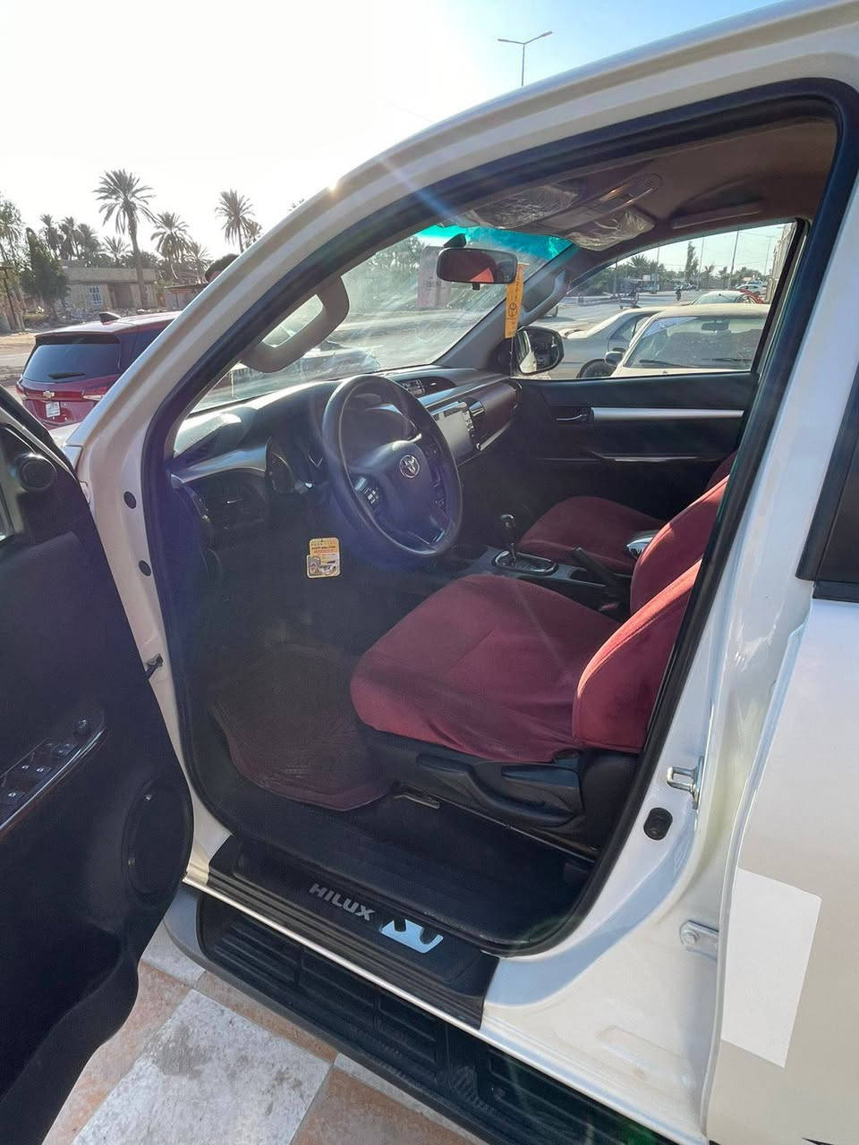 السلام عليكم
🔹بيكم هيلوكس 2021
🔹كفالة عامه 
🔹ماشيه 90
🔺سعرها 330 وبي مجال

للاستفسار يرجى الاتصال على الارقام ***********
