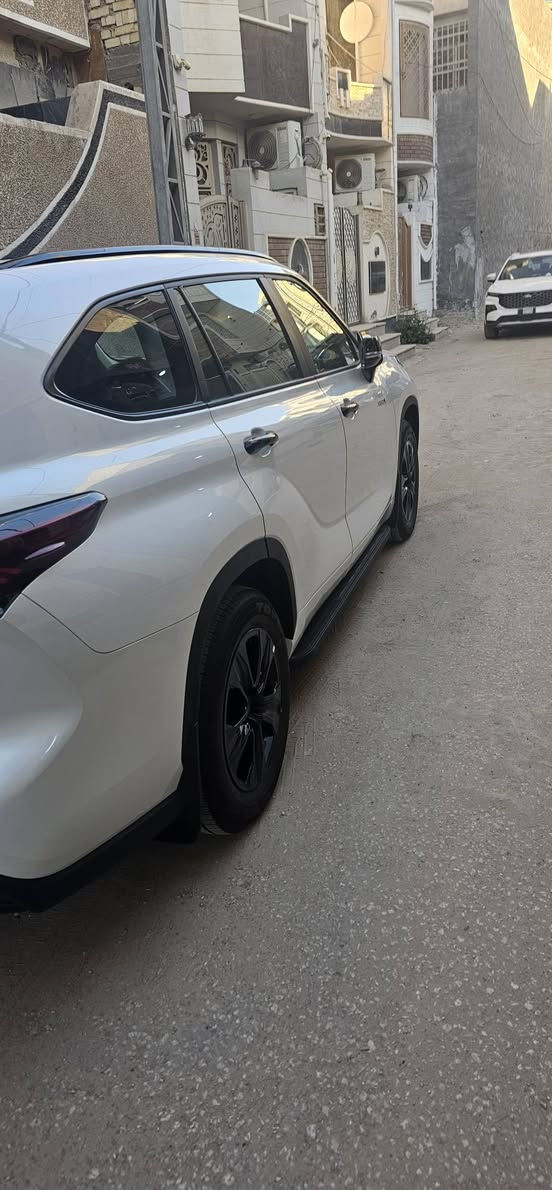 تويوتا هايلاندر بلاك ادشن 2024 خليجي مكفولة كفاله عامة .
ضمان شركة ساز  يعني لا صيني و لا سعودي 
يختلف بالسعر والضمان
ضمان 8 سنوات  بطاريات و ٤ سنوات 
محرك و كير وصيانة مجانيه لمدة سنتين 
شامله دهن وفلاتر

رقم بغداد مميز  بأسمي 
هايبرد محرك ٢٥٠٠  ماشية ١٨٠٠ كيلو فقط يعني زيرو .
فول مواصفات GLE  بلاك ادشين
فتحة سقف / تشغيل بصمة 
صندوق كهرباء 
أنظمة قيادة 
حساس امامي خلفي 
كشنات جلد وكشن السائق كهرباء 
ويل اسود مري شفط اسود 
بردات ابواب 
شاحن وايرلس 
مرايا تعتيم 
بعد بيها مواصفات واضحه بصور 

السعر ٣٧٥ وبيه مجال بسيط جدا


**إذا كنت صاحب هذا الإعلان وتريد حذفه لأي سبب، رجاءا أرسل رسالة إلى الدعم الفني**