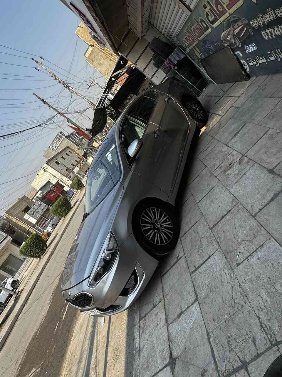 السلام عليكم 
كادنزا 2015 vip وارد امريكي حادثها موضح بلتقرير وبلعراق صار بيها صبغ جاملغات خلفيه  ابيع حزام حته ماينشلع كلبي بلكلام  ماشيه ١٩٩٠٠٠ قابل للزياده 
سعرها 120 ورقه وبيها مجال بسيط *********** بغداد الدوره 
السياره نقصها صدر تعبان والبنوراما من ترجع تسدها بطيئه يرادلها ادامة فايبرات فقط 
الكشنات الاماميه يرادلها دوشمه 
المواصفات :
بصمه 
بنوراما 
شاشه 
تدفئة بلستيرن 
كشنات كهرباء تدفئه امامي خلفي +تبريد امامي 
برده كهرباء 
تحديد مسار 
نقطه عمياء 
حساسات 
كامره 
لايتات زنون منضومه كامله 
وباقي المواصفات مبينه بلصور
