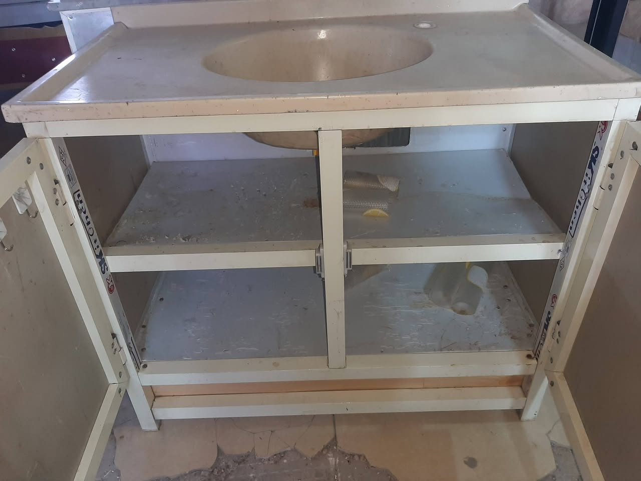 ميز بلازما تركي درجه أوله اي ضرر مابيه السعر 85 سنك مرمر اخو الجديد سعر 80 بيهن مجال الاستفسار خاص او على الرقم ***********
