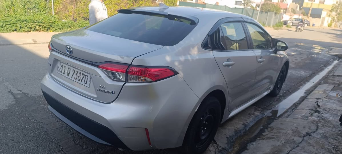 كورلاموديل 23 هايبرد جديده لوك محرك كير صدر لوك ماشيه 25 الف  بجم كبس مكفول سياره بيها 3 قطع صبغ و صندوك مبدل بلادي بدون حوض بدون دواخل والجاملغ الايسر شويه معجون بي حسبتهن حساب 4 قطع رقم بغداد  فقط ايرباك برده طاك  سعر 130 او بيها مجال للشراي 
***********
