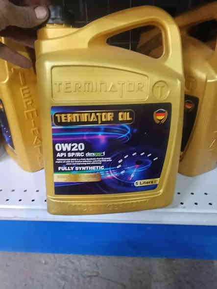 هل تبحث عن قوة أداء، حماية فائقة، وكفاءة وقود لا مثيل له لسيارتك؟

​TERMINATOR OIL هي علامتك التجارية التي تقدم حلولاً متكاملة لمحرك سيارتك. زيوت صنعت في ألمانيا (Made in Germany)، مصممة بأحدث التقنيات لضمان أقصى حماية لمحركات البنزين والديزل.

​تشكيلة زيوت Terminator Oil المتوفرة:

​متوفرة الآن لدى الورشة الذكية المتطورة مجموعة واسعة من الزيوت التخليقية بالكامل (Fully Synthetic) التي تناسب أحدث موديلات السيارات:لزوجة الزيت (SAE) المواصفات الرئيسية الحجم المتوفر

10W-30 API SP/CF، ILSAC GF-6A 5 لتر

0W-30 API SP/RC، dexos1، ILSAC GF-6A 6 لتر

5W-20 API SP/RC، dexos1، ILSAC GF-6A 5 لتر

0W-20 API SP/RC، dexos1 5 لتر

5W-30 API SP/RC، dexos1، ILSAC GF-6Aلماذا تختار TERMINATOR OIL من الورشة الذكية المتطورة؟

​صناعة ألمانية (Made in Germany): جودة أوروبية موثوقة ومطابقة لأعلى المعايير العالمية (مثل API SP، dexos1، ILSAC GF-6A).

​تخليقي بالكامل (FULLY SYNTHETIC): يقلل الاحتكاك، يحسن كفاءة استهلاك الوقود، ويوفر حماية حرارية قصوى.

​حماية متقدمة: مصمم خصيصاً لمحركات GDI و Turbo الحديثة، مما يحمي من التآكل وتراكم الرواسب.

​خدمة الخبراء: فريق الورشة الذكية المتطورة جاهز لتقديم المشورة واختيار اللزوجة الأنسب لسيارتك.

​لا تساوم على صحة محرك سيارتك! قم بزيارتنا اليوم لتغيير زيت محركك بزيوت TERMINATOR OIL الأصلية.

​📍 العنوان: [بابل حله مجسر الثوره الورشه الذكيه المتطوره]

​📞 للحجز أو الاستفسار: 

[***********]

[***********]

​الورشة الذكية المتطورة... حيث تلتقي التكنولوجيا بالجودة الألمانية!
