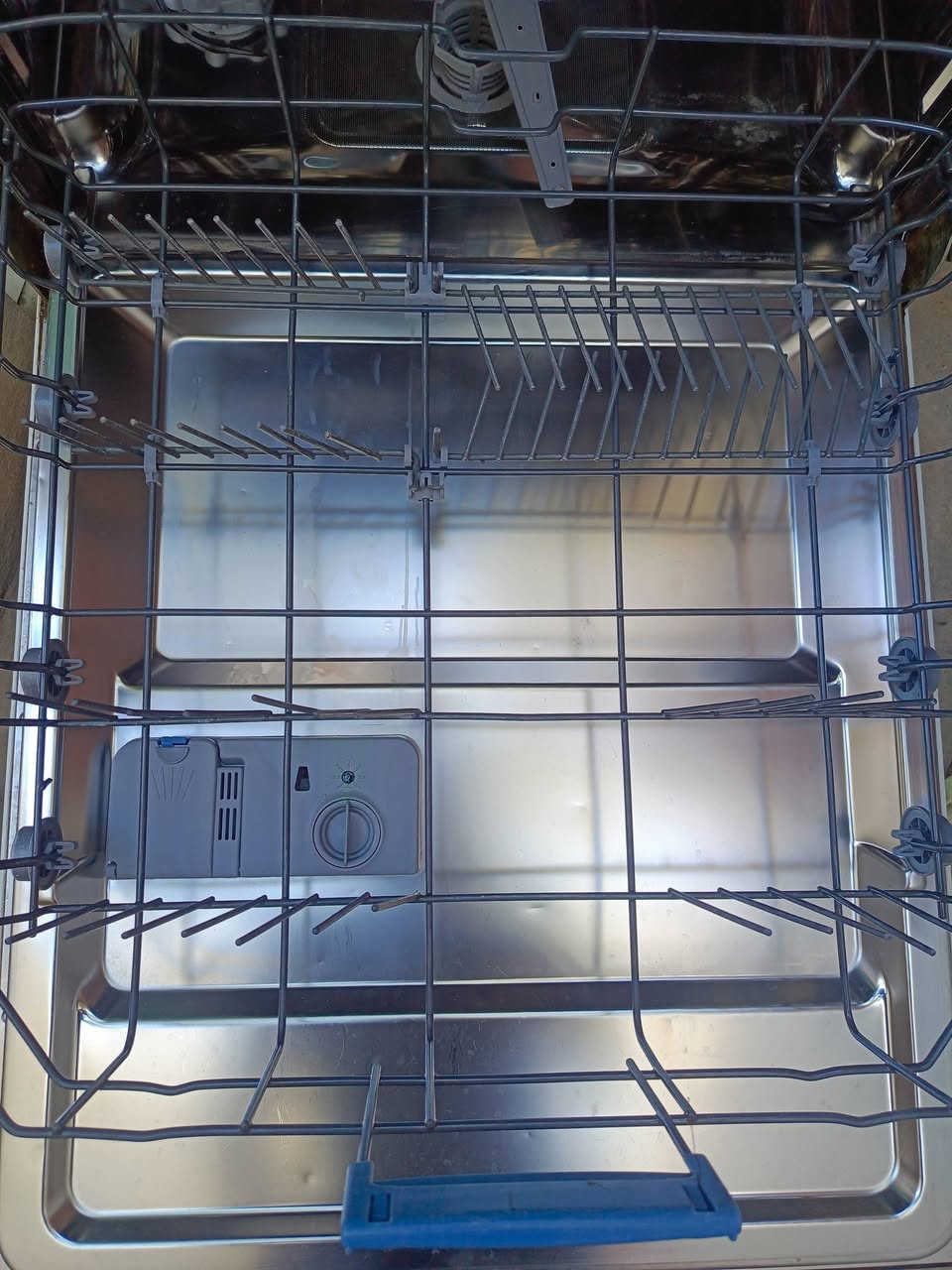 غسالة فستل نضيفه ما بيه خياس حتى سلاتهة جديده للبيع 
***********
