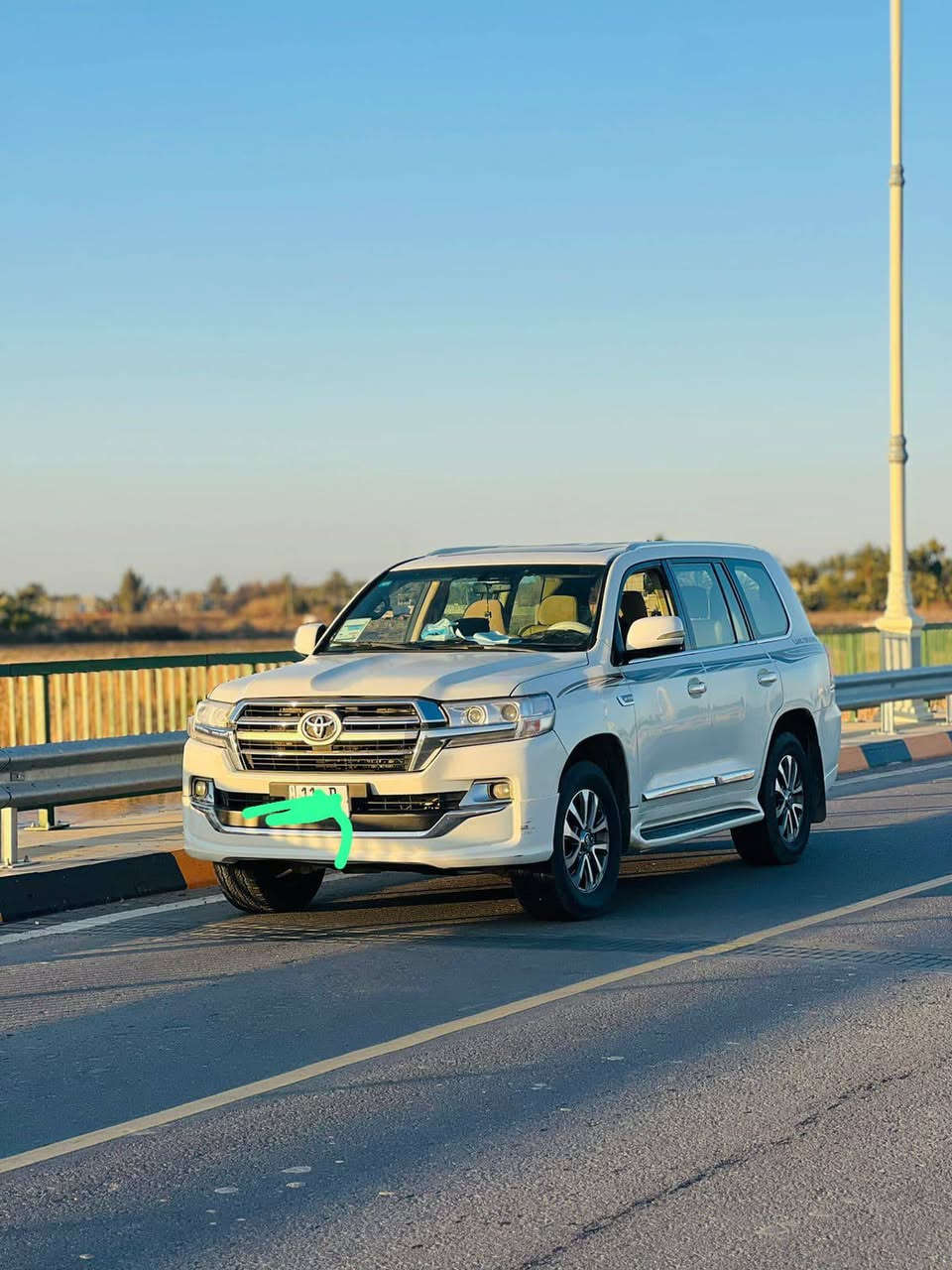 لاندكروزر موديل 8 محدث 21 تحديث كلش حلوه وجاهزة للأخير من كير ومحرك وشاصي وحداديه  وتخم تايرات ويل كب مال عشرين علما بأن السياره مصبوغة عام توحيد لون   ومكفوله من كص او ضربه قويه بحيث تحديث من دون دواخل  مكان السياره بغداد التاجي أو المشاهده  للاستفسار ***********
