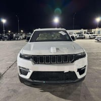 جيب كراند شيروكي هايبرد بلك ان 2024 للبيع جيب كراند شيروكي بلگ ان هايب...