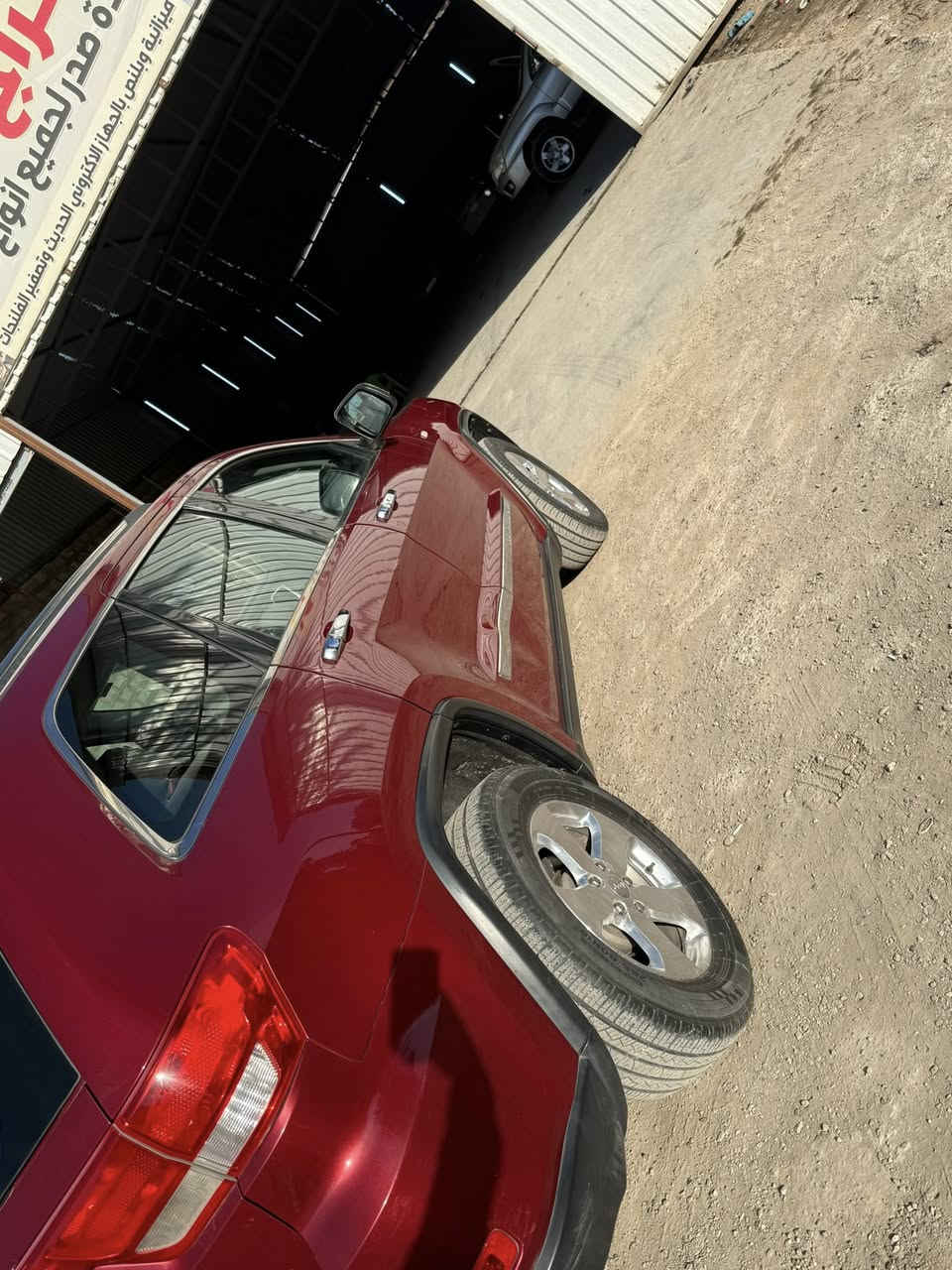 السلام عليكم 
للبيع جيب لاريدو موديل2013 خليجي 
سنوية بااسمي تحويل ثاني يوم 
مواصفات الاريدو معروفة 
فتحة بصمة كشنات جلد 
وبيها بعد مواصفات 
السيارة مكفولة بيها فقط جاملغ امامي صبغ بمكانة بدون فتح ولا برغي مفتوح بالسيارة 
ماشية 100 
داخلها جديد جدا 
السيارة مال جناي 
السعر الشراي يتصل وبيك خير وتدلل 
عنوان السيارة بغداد الكرخ 
هاتف *********** واتس
