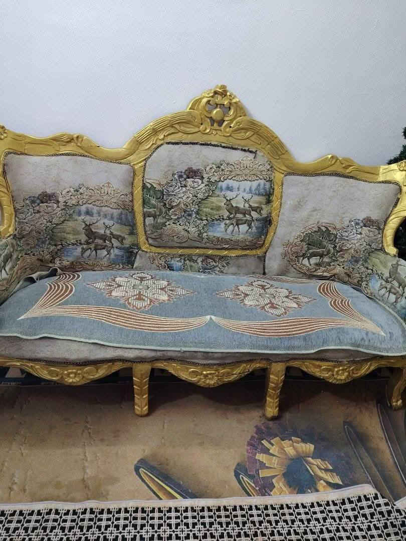 تخم للبيع العنوان بغداد الزعفرانيه السعر 175 والهاتف ***********
