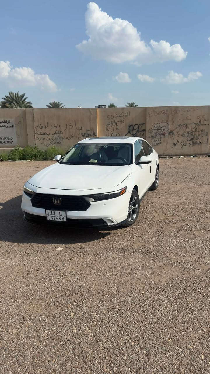 السلام عليكم شباب للبيع او مراوس شعندك نزل هوندا اكورد EXL هايبرد🔋2024
الون ابيض 

المحرك ٤سلندر 2000تنفس طبيعي هايبرد ٢٠٥حصان 

ضرر ربع البنيد و روس الجاملغات راجع بارد يعني السياره كلين 

المواصفات 

فتحه 

تبريد قطعتين 

تحديد مسار 

خروج عن المسار 

سياقه شبه ذاتيه 

بصمه 

ابل كار بلي 

اندرويد اوتو

كشن كهرباء 
كشن خزن ميموري 

كشن تدفئه 

كير اوتو 

شفتات ستيرن 

شاشه كبيره 

٤وضعيات قياده (ايكو /نورمل /سبورت /انتلجنت )

اضائه LED

كامره خلفيه ٣وضعيات 

مثبت سرعه 

تشغيل عن بعد 

فتح الجامات والتنته عن بعد 

فتح الصندوق عن بعد 

مانع تصادم 

تحكمات ستيرن 

السياره ماشيه ٦١٢٠٠ واحد و ستين الف 

السياره اقتصاديه جداً بالبانزين ومعروفه الاكورد ومواصفاتها 

ومساحتها الداخليه كلش واسعه 

السعر ١٩٧ وبيها مجال 

للاستفسار و تفاصيل اكثر راسلني خاص ادزلك الضرر  وتدلل ***********
